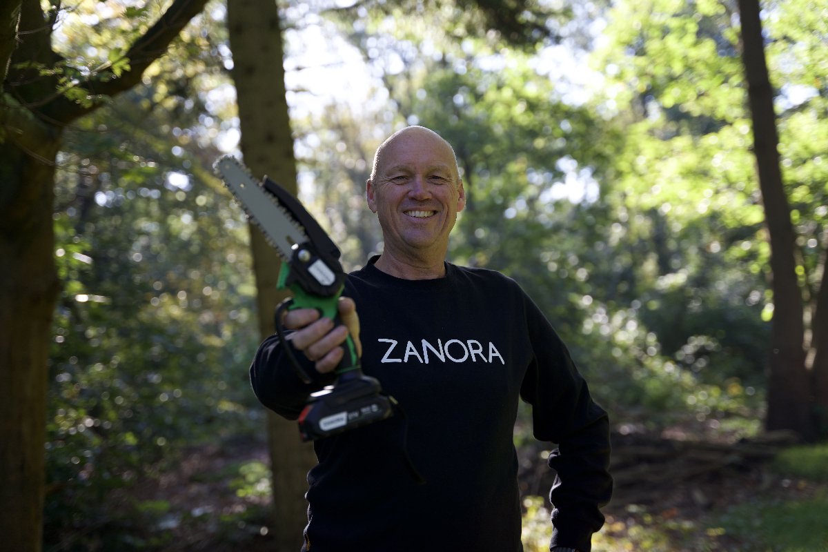 ZanoraGarden® Model met Kettingzaag